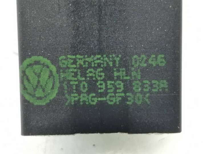 Volkswagen Golf Plus (2004 - 2008)  1t0959833A Включатель открытия топливного бака