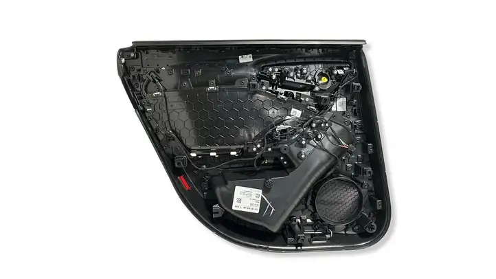 Audi A5 (2016 - ) 8B3867303J Обшивка задней двери — фото 1