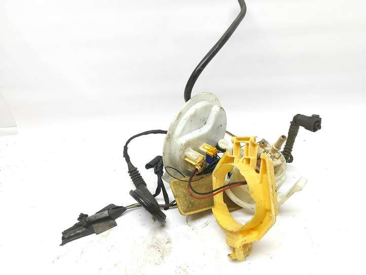 BMW 7 F01 F02 F03 F04 (2008 - 2016)  7188561 Насос топлива (в топливном баке)