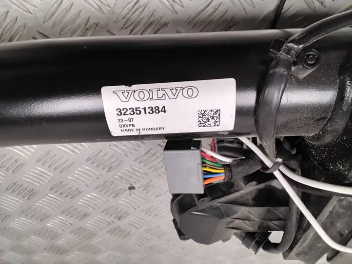 Volvo XC60 (2017 - ) 32351384 Комплект буксировочного крюка — фото 3