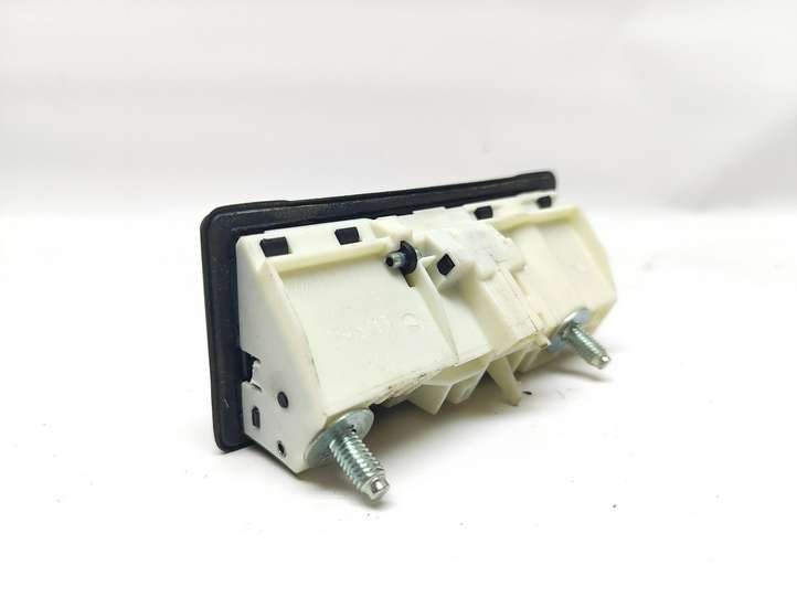 Volkswagen Tiguan (2007 - 2011)  5N0827566F Ручка задней крышки