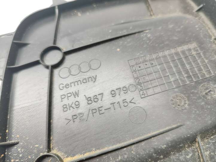 Audi A4 (2007 - 2011)  8K9867979 Обшивка крышки багажника