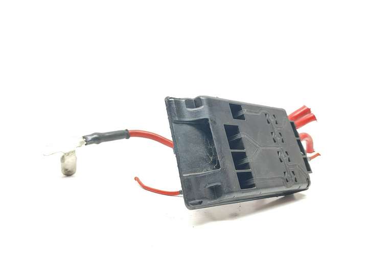 Mini One Cooper F56 F55 (2012 - 2022)  9321022 Узел подключения плюсовых проводов