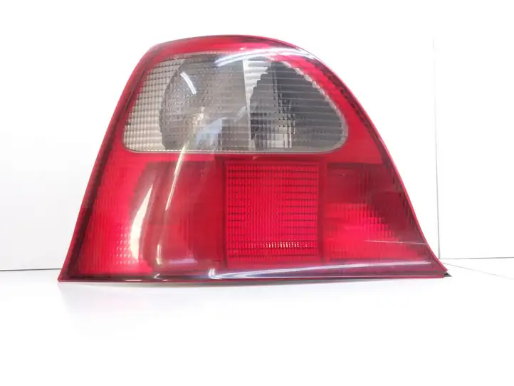 Rover 25 (1998 - 2005) 8102R021B02F00 Задний фонарь в кузове — фото 1
