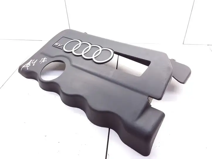 Audi A4 S4 B5 8D (1999 - 2001) 058103724D Крышка двигателя декоративная — фото 2
