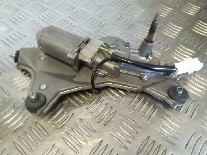 Toyota Prius (XW20) (2003 - 2009) 8513047010 Двигатель стеклоочистителя заднего стекла — фото 1