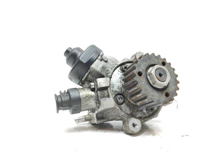 Volkswagen Golf VII (2013 - 2019)  04L130755D Топливный насос