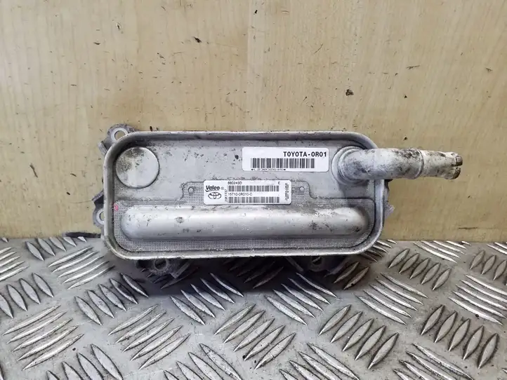 Toyota Avensis T270 (2009 - 2012) 157100R010C Кронштейн масляного фильтра — фото 1