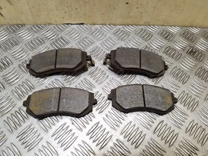 Subaru Outback (2009 - 2014) Передние тормозные колодки — фото 1