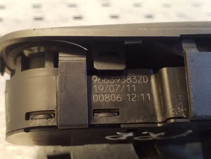 Citroen C4 I Picasso (2006 - 2013) 96639383ZD Блок кнопок стеклоподъемников — фото 4