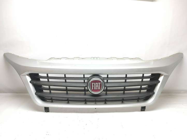 Fiat Ducato (2007 - 2014)  18072151 Верхняя решётка