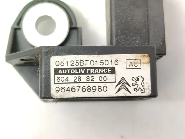 Citroen C4 (2004 - 2008) 9646768980 Датчик удара SRS — фото 2