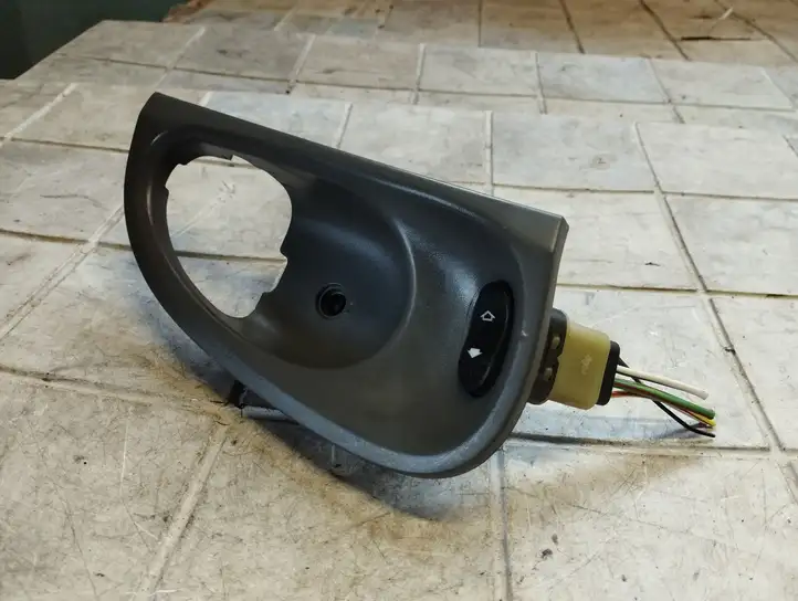 Ford Focus (2005 - 2008) Кнопка стеклоподъемников — фото 2
