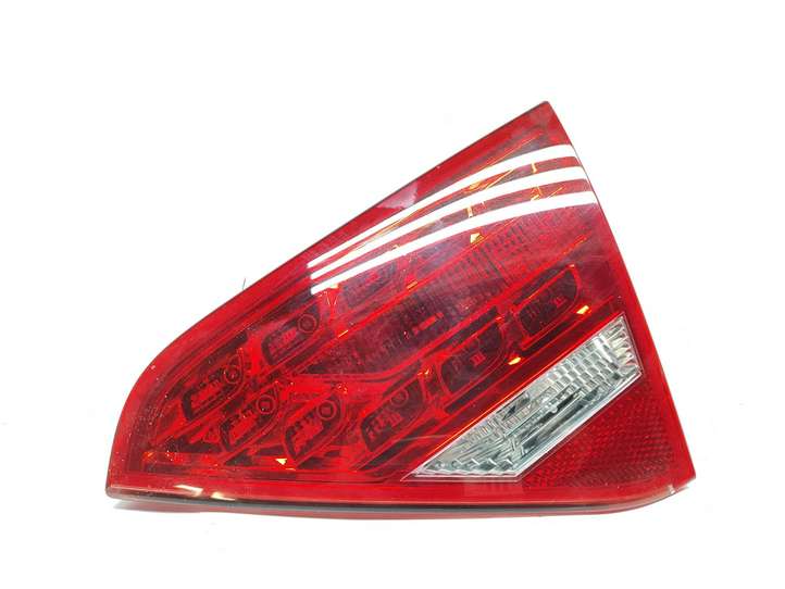 Audi A5 (2007 - 2011)  8T0945094A Задний фонарь в крышке багажника