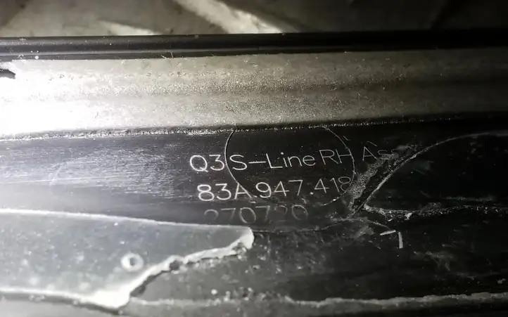 Audi Q3 F3 (2018 - ) 83A947418 Наружная отделка переднего порога — фото 3