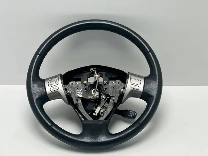 Toyota Auris 150 (2006 - 2012) Руль — фото 1