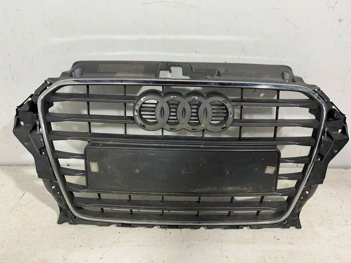 Audi A3/S3 8V (2012 - 2016)  8V385651 Верхняя решётка
