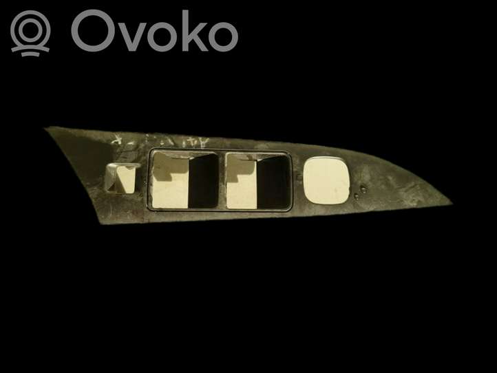 Mazda 3 (2003 - 2006)  BS3H4581J Другая деталь отделки пере́дней дверей