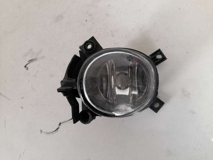 Audi A4 (2004 - 2009)  8e0941699c Передняя противотуманная фара