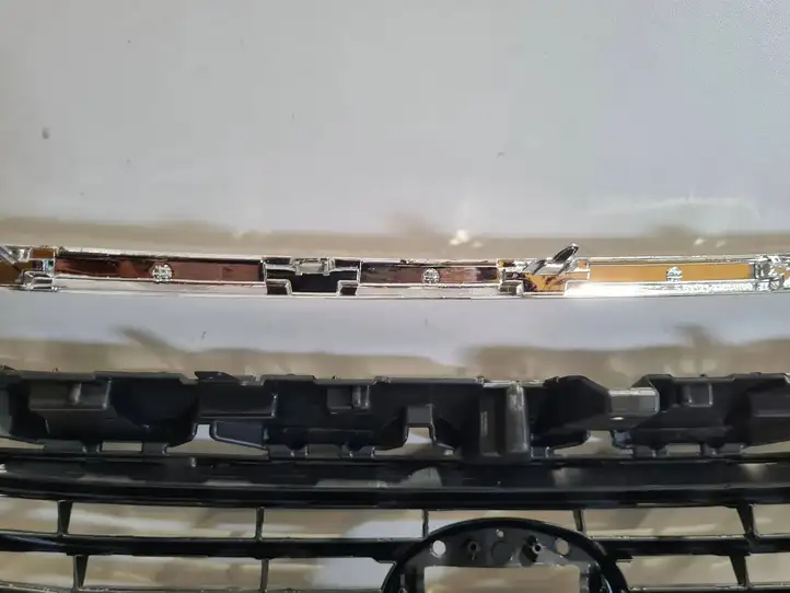 Lexus ES 300h (2012 - 2018) 5311133450 Передняя решетка — фото 17