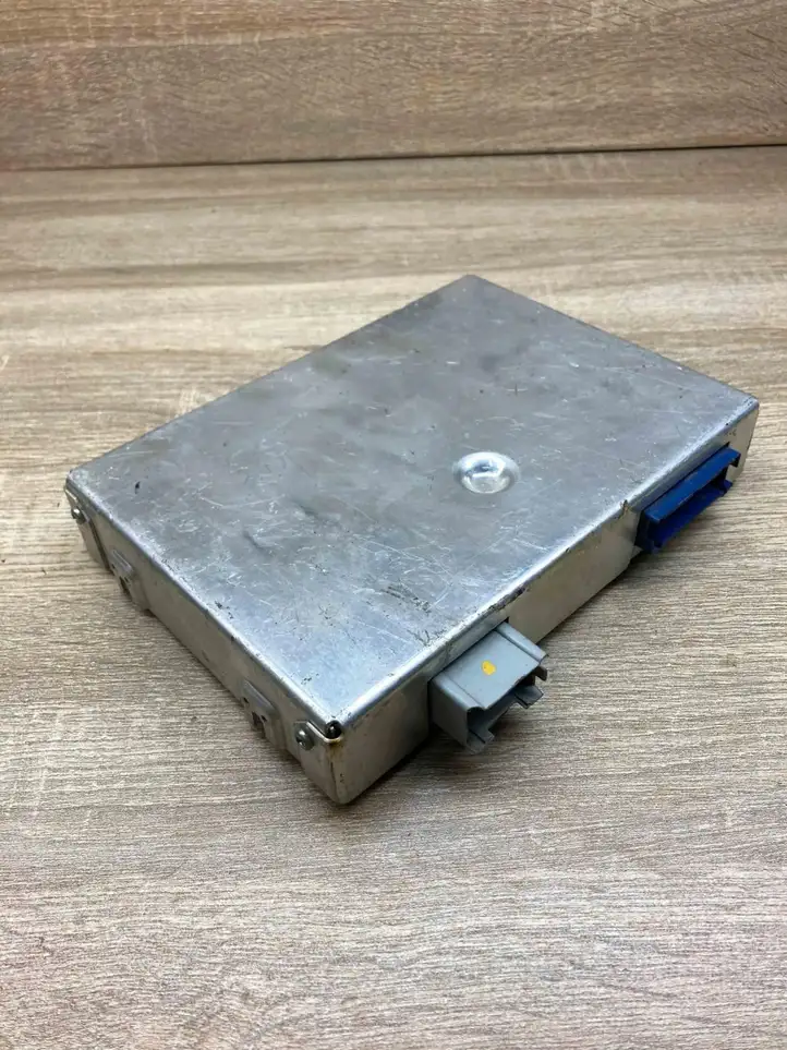 (1991 - 2005) 910011R042364166 Прочие блоки управления — фото 3