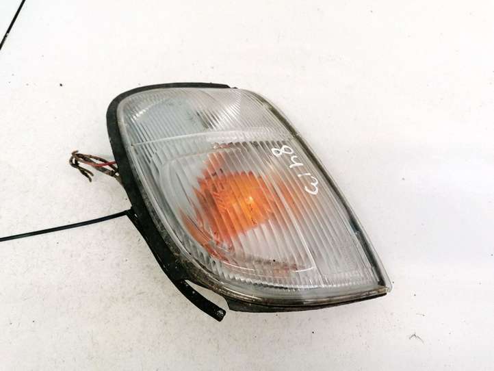 Nissan Navara D22 (1997 - 2004)   Указатель поворота передний