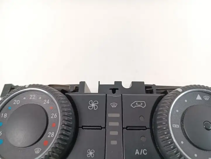 Mercedes-Benz Sprinter W906 (2006 - 2018) A9069063000 Блок управления кондиционером — фото 2