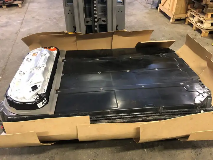 Tesla Model 3 (2017 - 2023) 110442300M Аккумулятор гибридного / электрического автомобиля — фото 1