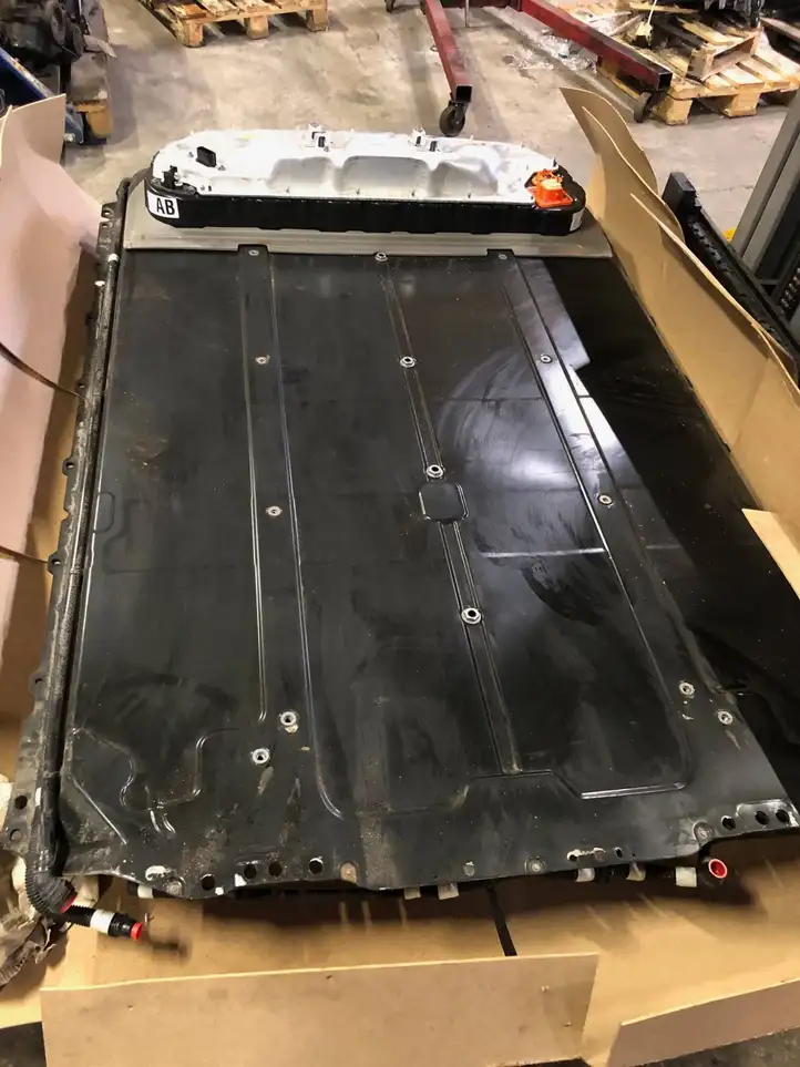 Tesla Model 3 (2017 - 2023) 110442300M Аккумулятор гибридного / электрического автомобиля — фото 2