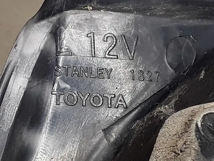 Toyota Corolla Verso E121 (2001 - 2004) STANLEY1827 Задний фонарь в кузове — фото 3