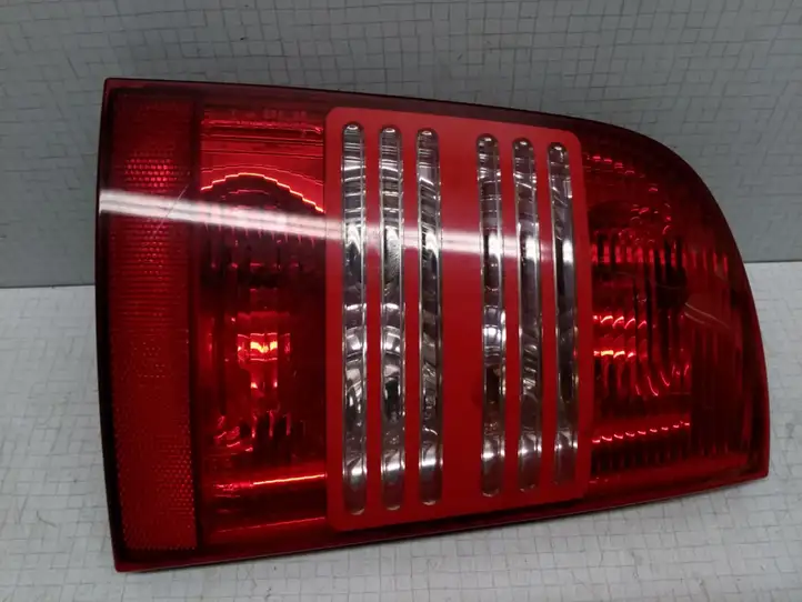Skoda Octavia Mk1 (1U) (1996 - 2004) 1U9945095B Задний фонарь в кузове — фото 1