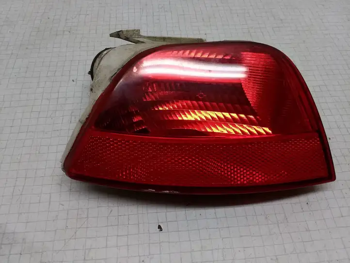 Ford Focus (1998 - 2004) 1M5115500A Задняя противотуманная фара — фото 1