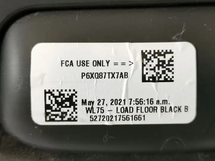 Jeep Grand Cherokee WL (2017 - 2022)  6XQ87TX7AB Прочая отделка багажника