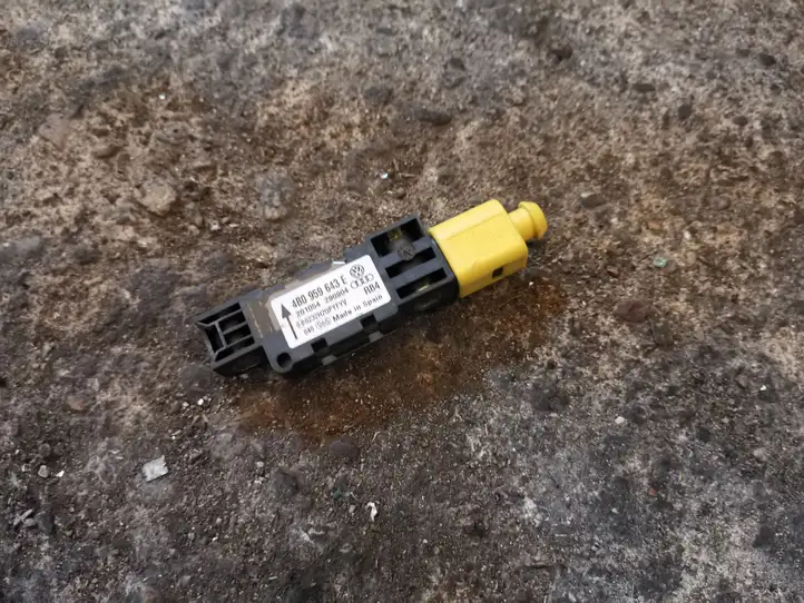 Audi A8 (2005 - 2007)  4B0959643E Датчик удара надувных подушек