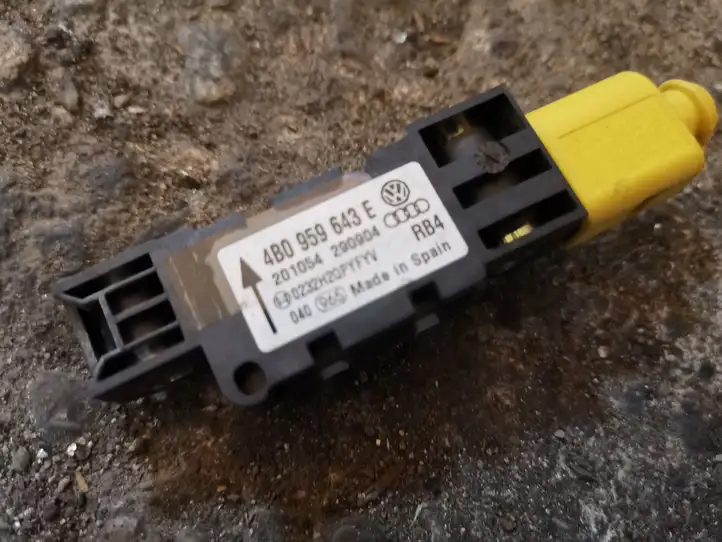 Audi A8 (2005 - 2007)  4B0959643E Датчик удара надувных подушек