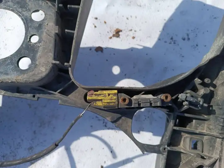 Audi A4 (2004 - 2009)  8e0959651a Датчик удара надувных подушек