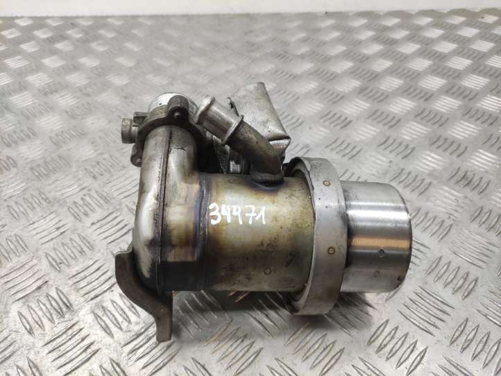 Volkswagen PASSAT B8 (2015 - )  04L131512BH Охладитель EGR