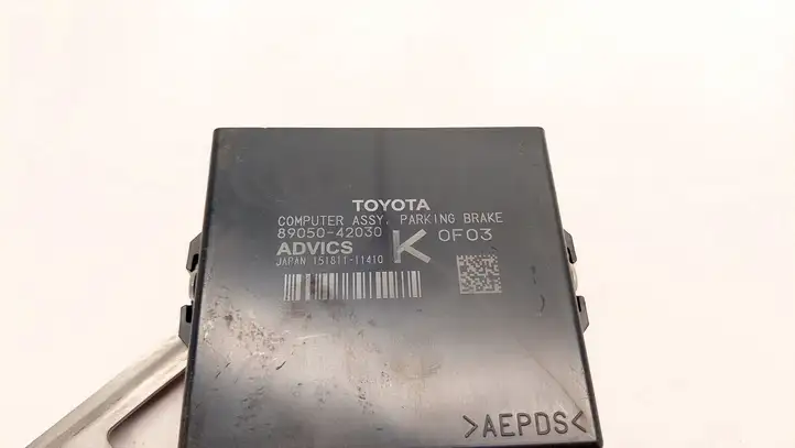 Toyota RAV 4 (XA50) (2018 - ) 8905042030 Блок управления стояночным тормозом (EPB) — фото 2