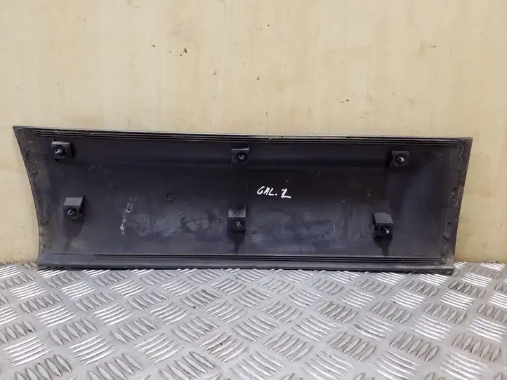 Nissan Qashqai (2006 - 2010) 82871JD00A Молдинги задней двери — фото 2