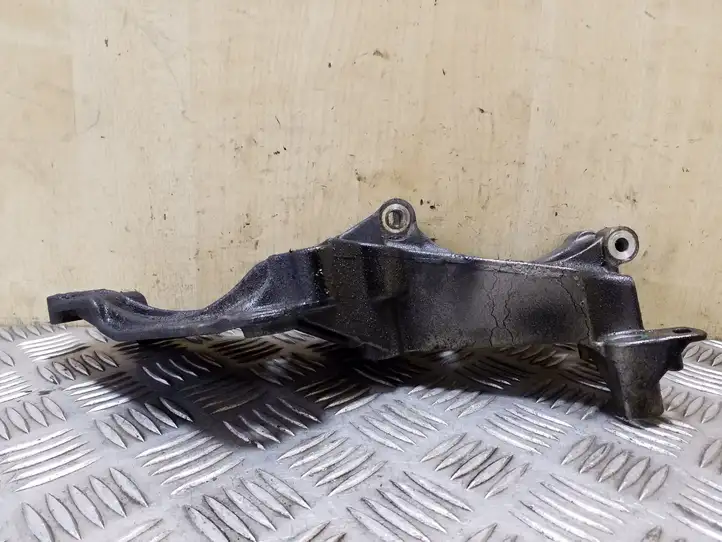 Nissan Qashqai (2006 - 2010) 8200425034 Кронштейн генератора — фото 3