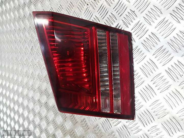 Dodge Journey (2007 - 2011)  04806368AA Задний фонарь в крышке багажника
