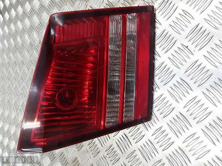 Dodge Journey (2007 - 2011)  04806369AA Задний фонарь в крышке багажника