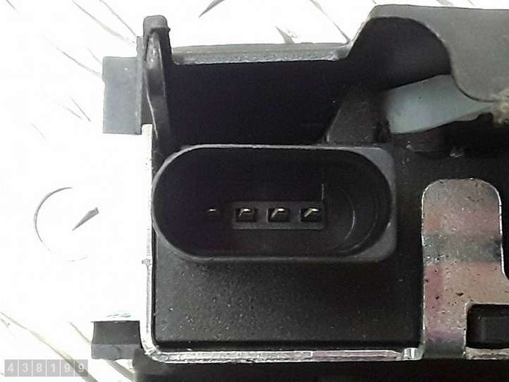 Skoda Yeti (2013 - 2018)  5L6827505C Замок задней крышки
