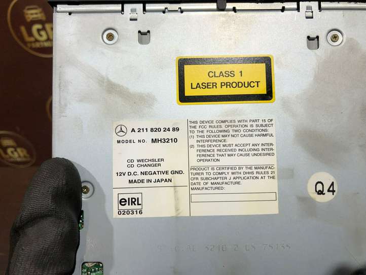 Mercedes-Benz E W211 (2002 - 2009)  A2118202489 CD/DVD чейнджер