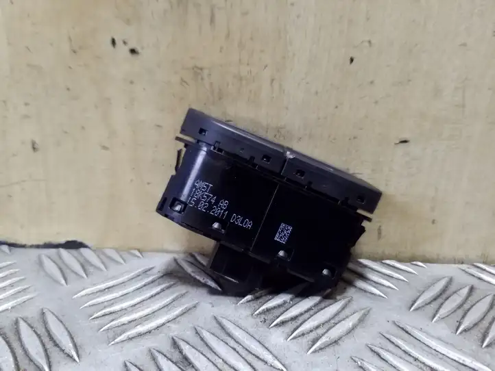 Ford Focus (2011 - 2015) AM5T18K574AB Кнопка обогрева стекла — фото 2