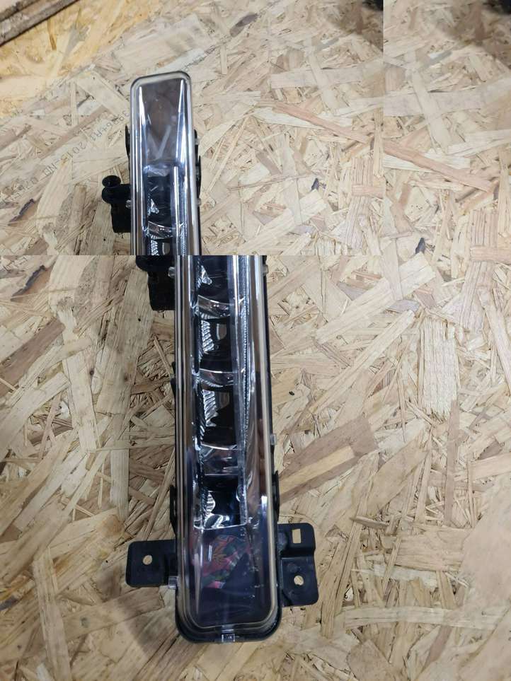 BMW 5 G30 G31 (2016 - )  7349131 Передняя противотуманная фара