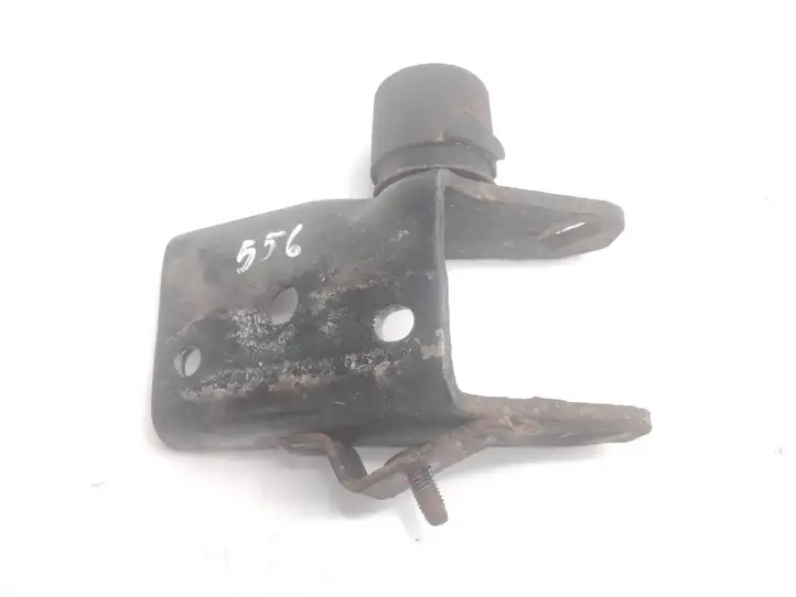 Toyota Corolla E120 E130 (2004 - 2007) Кронштейн двигателя — фото 1