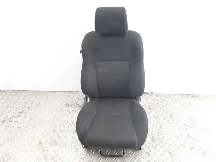 Toyota Corolla E120 E130 (2004 - 2007) Переднее сиденье пассажира — фото 1