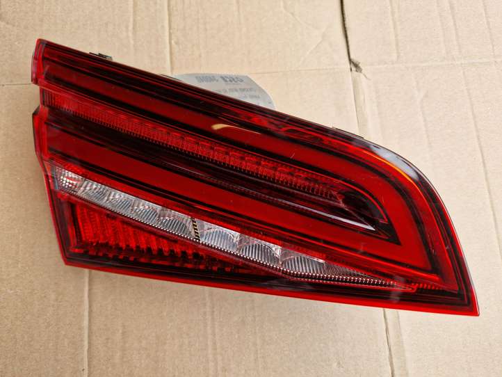 Audi A3/S3 8V (2016 - 2020)  8V4945093C Задний фонарь в крышке багажника