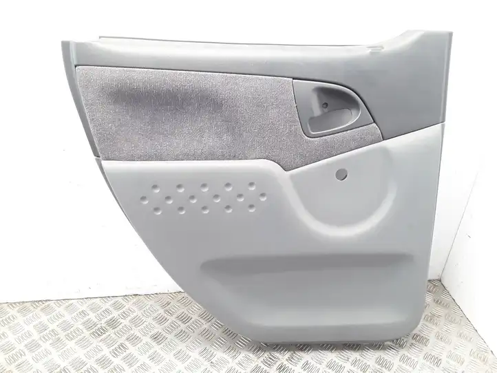 Toyota Yaris Verso (1999 - 2005) Обшивка задней двери — фото 1